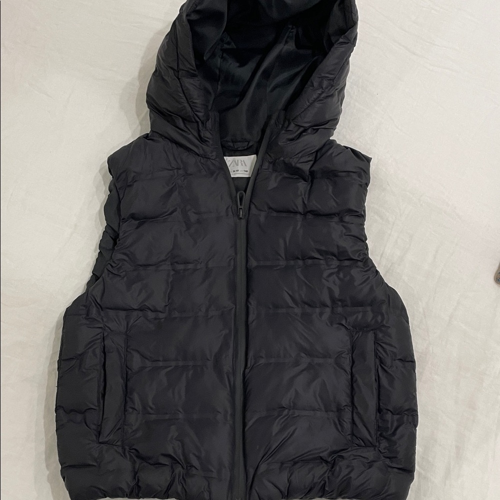 Zara black hooded puffer vest
